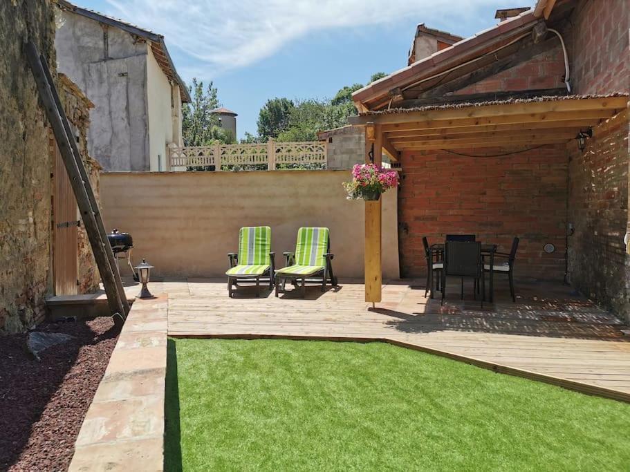 Gite Le Jardin Secret Et Gite Au Temps Suspendu Montpezat  Экстерьер фото